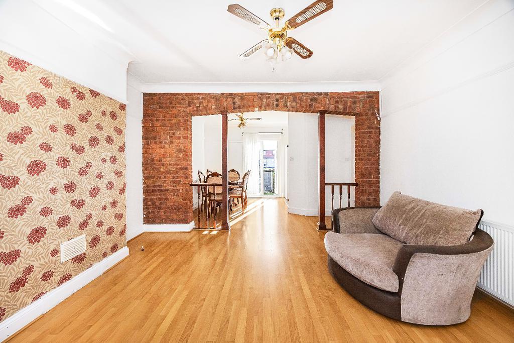 Roman Road, East Ham, London, E6 3SJ